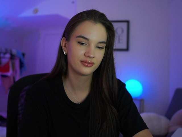 GlowingKatee live cam on BongaCams