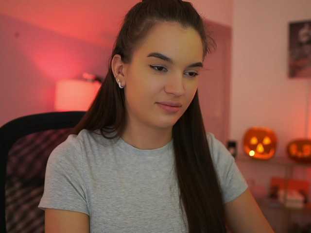 GlowingKatee