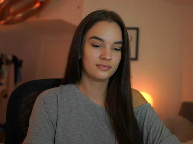 GlowingKatee live cam on BongaCams