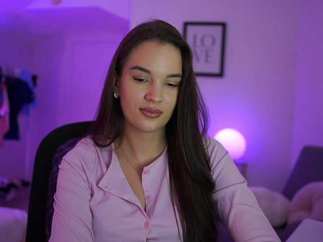 GlowingKatee