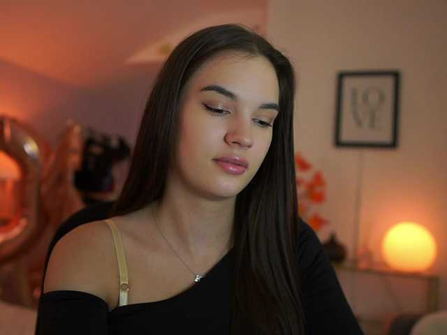 GlowingKatee live cam on BongaCams