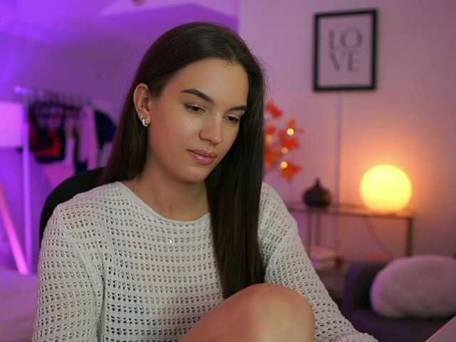GlowingKatee live cam on BongaCams