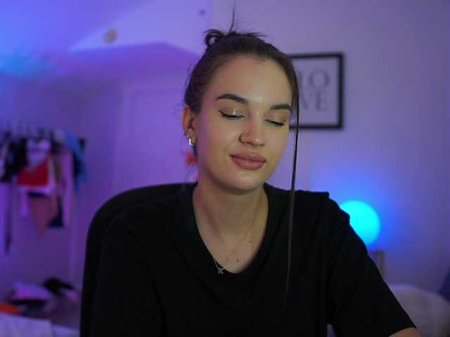 GlowingKatee