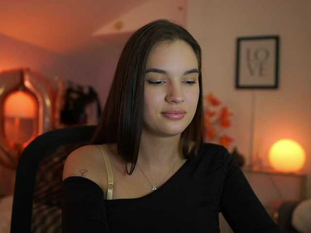 GlowingKatee live cam on BongaCams