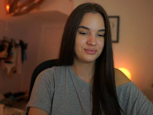 GlowingKatee live cam on BongaCams