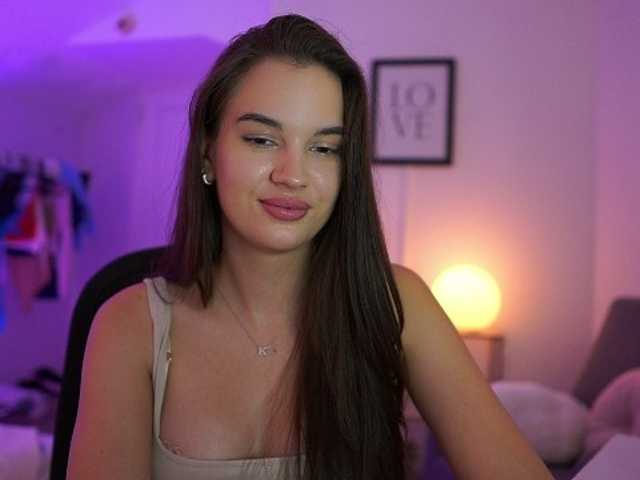 GlowingKatee