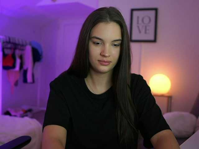 GlowingKatee live cam on BongaCams