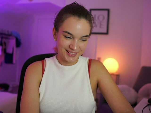 GlowingKatee live cam on BongaCams