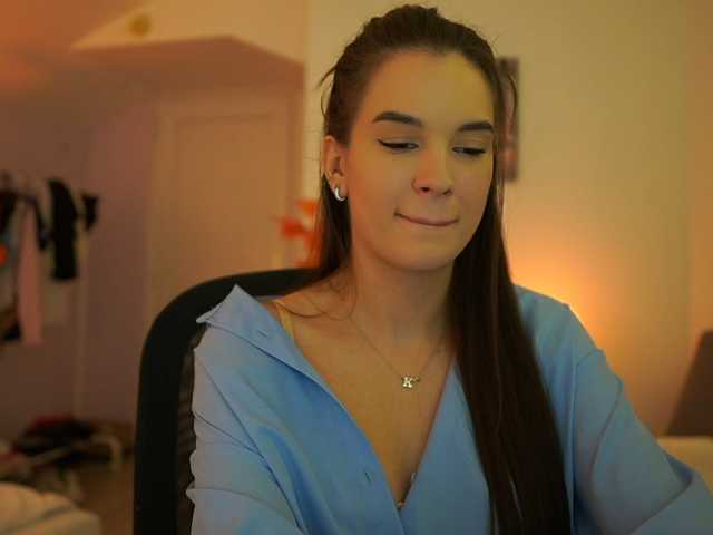 GlowingKatee