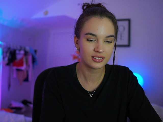 GlowingKatee live cam on BongaCams