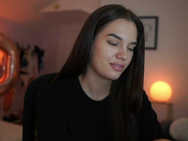 GlowingKatee live cam on BongaCams