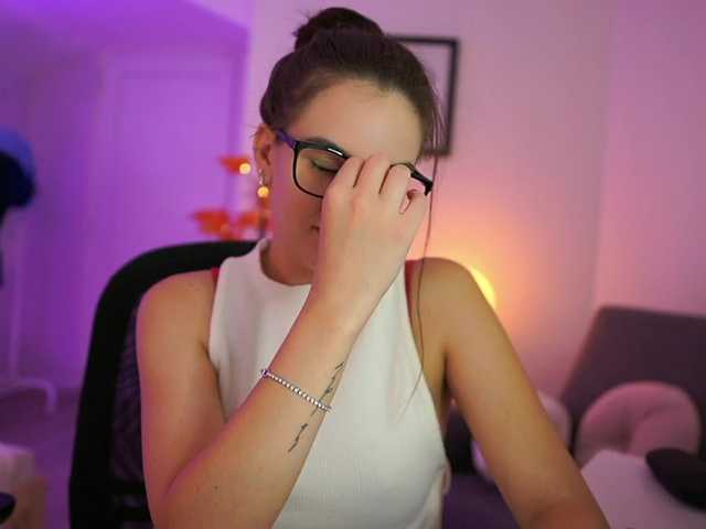 GlowingKatee