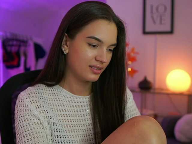 GlowingKatee live cam on BongaCams