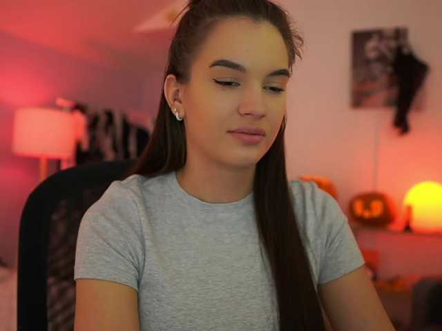 GlowingKatee live cam on BongaCams