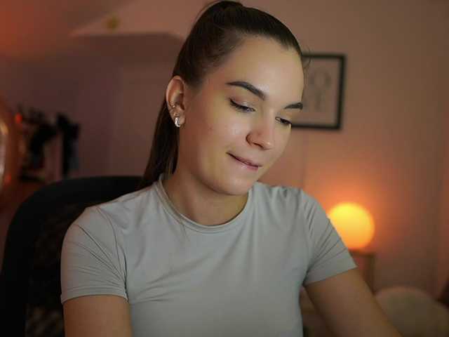 GlowingKatee live cam on BongaCams