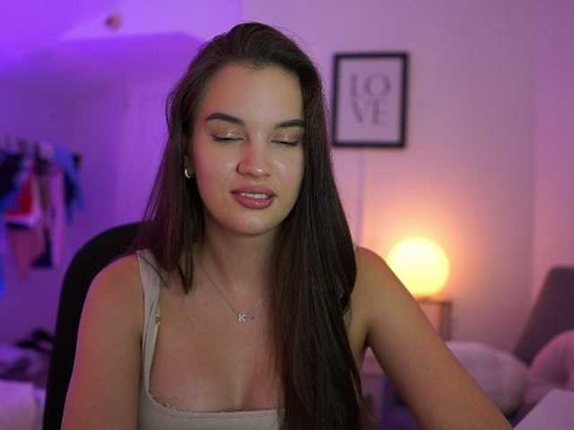 GlowingKatee
