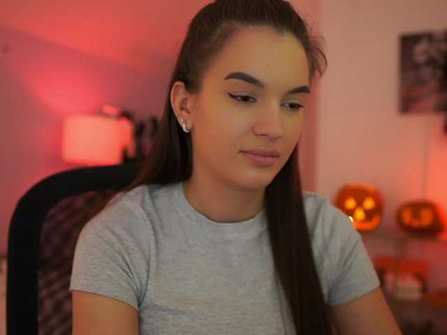GlowingKatee