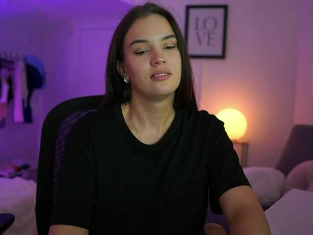 GlowingKatee live cam on BongaCams