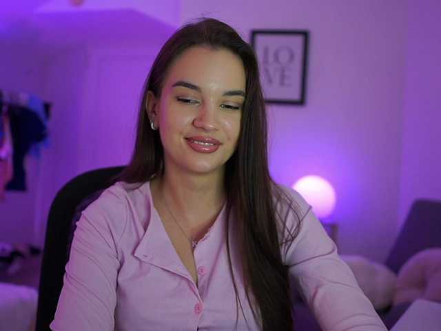 GlowingKatee live cam preview