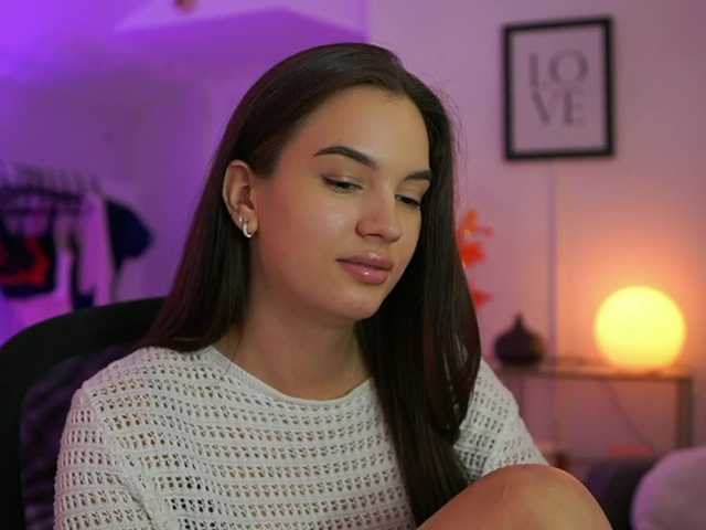 GlowingKatee live cam on BongaCams