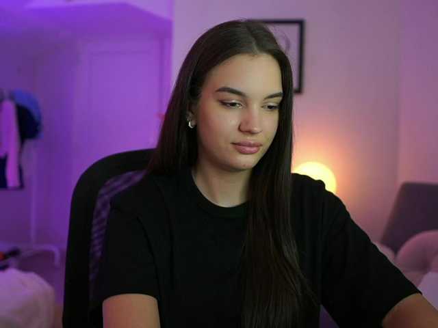 GlowingKatee live cam on BongaCams