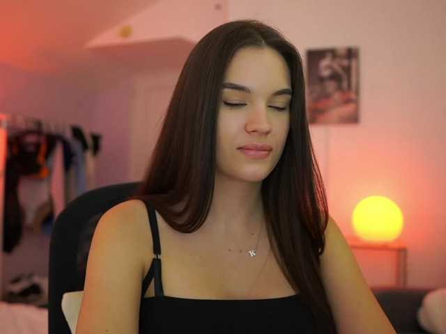 GlowingKatee live cam on BongaCams
