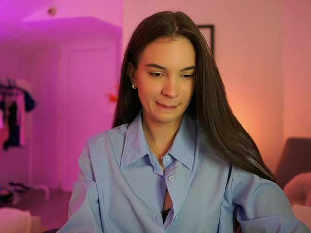GlowingKatee live cam on BongaCams