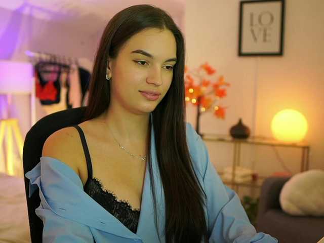 GlowingKatee live cam on BongaCams