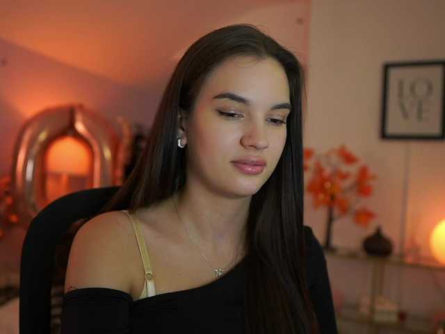 GlowingKatee live cam on BongaCams