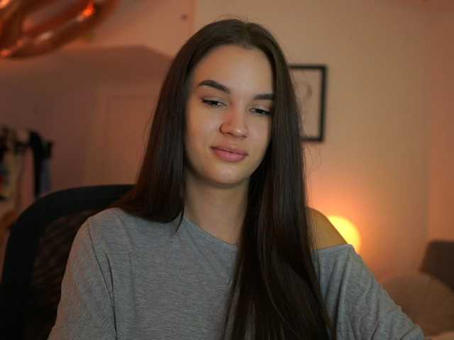 GlowingKatee live cam on BongaCams