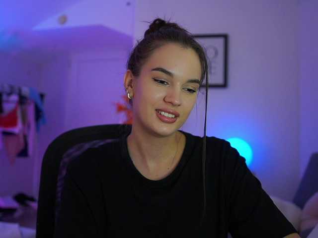 GlowingKatee live cam on BongaCams