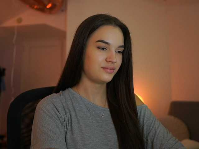 GlowingKatee live cam on BongaCams
