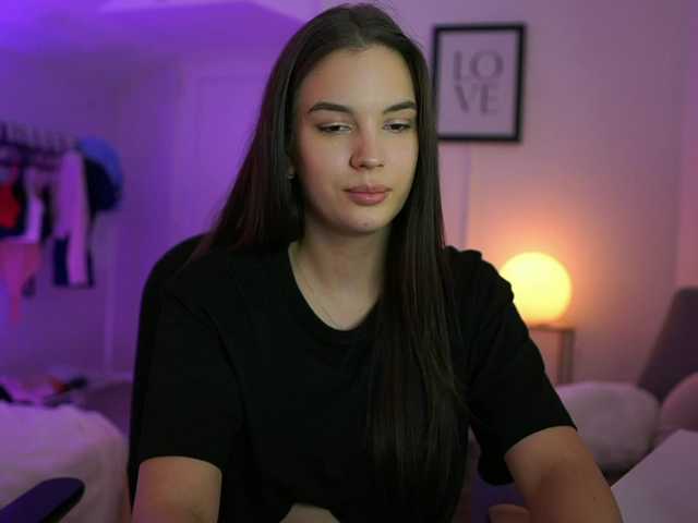 GlowingKatee live cam on BongaCams