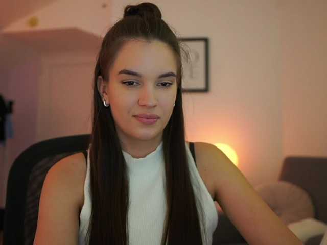 GlowingKatee live cam on BongaCams
