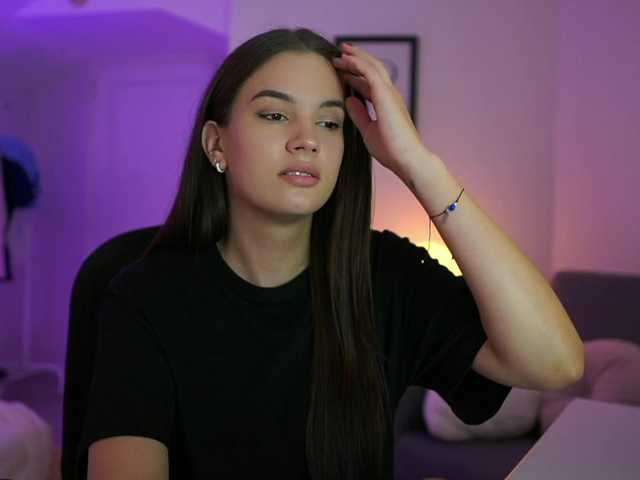 GlowingKatee live cam on BongaCams