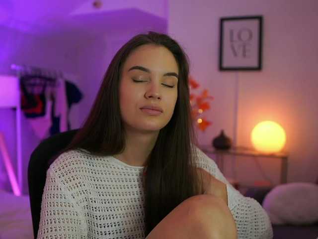 GlowingKatee live cam on BongaCams