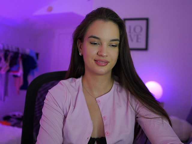 GlowingKatee live cam preview