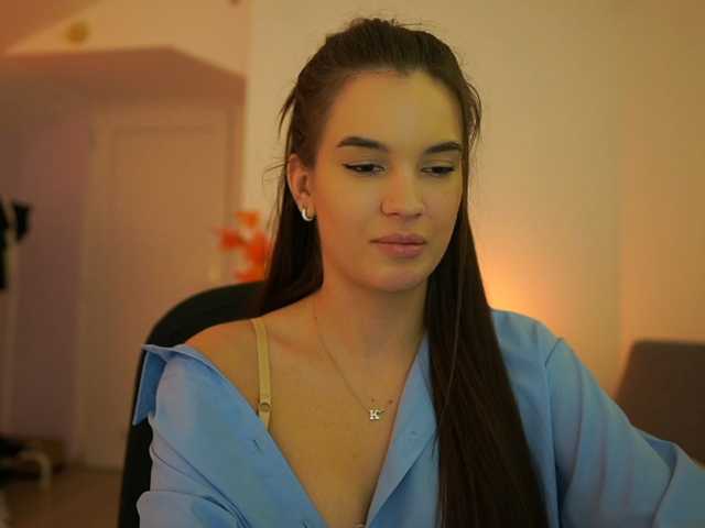 GlowingKatee live cam on BongaCams