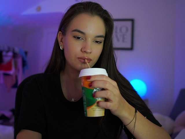 GlowingKatee live cam on BongaCams