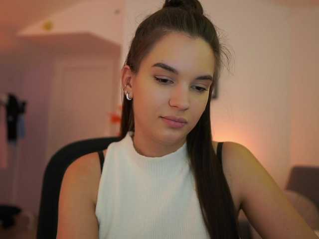 GlowingKatee live cam on BongaCams