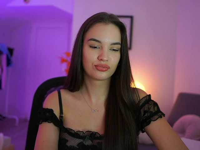 GlowingKatee live cam on BongaCams