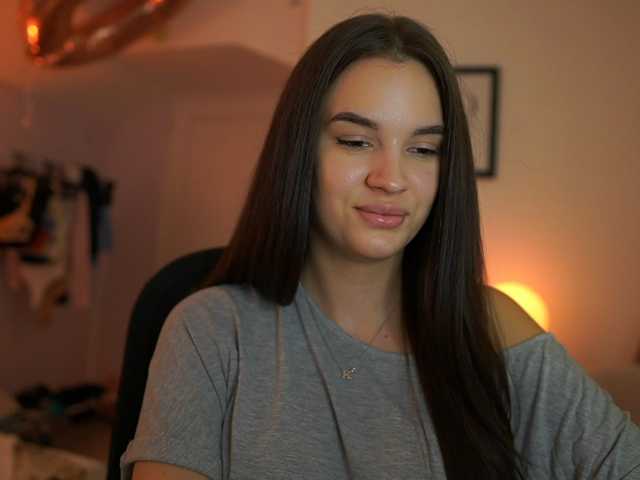 GlowingKatee live cam on BongaCams