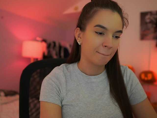 GlowingKatee live cam on BongaCams