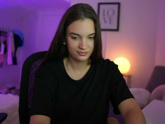 GlowingKatee live cam on BongaCams