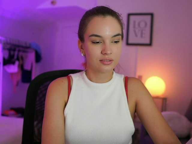 GlowingKatee live cam on BongaCams
