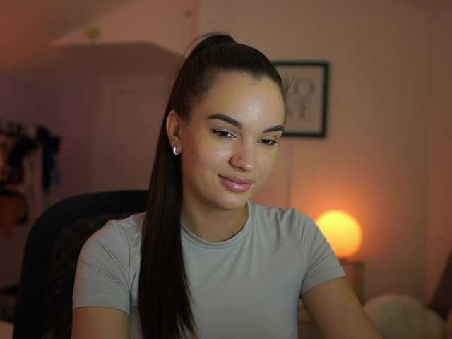 GlowingKatee live cam on BongaCams