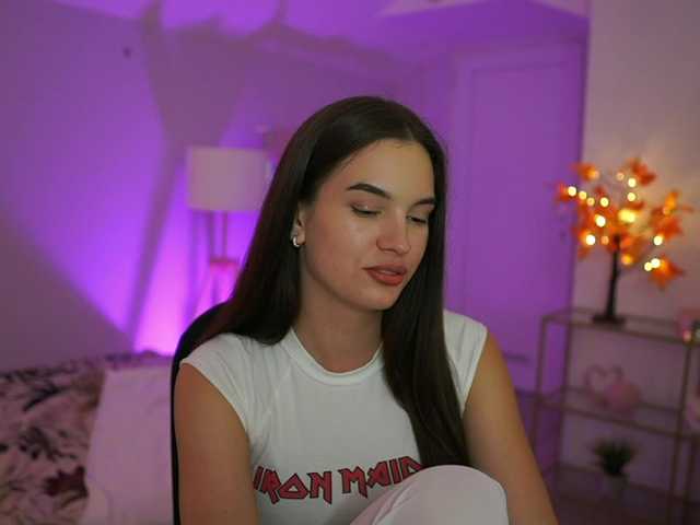 GlowingKatee