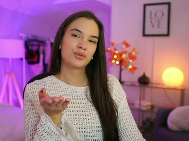 GlowingKatee live cam on BongaCams