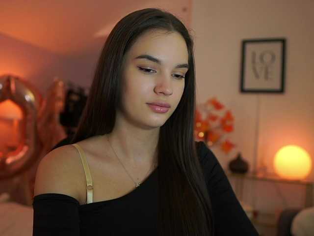 GlowingKatee live cam on BongaCams