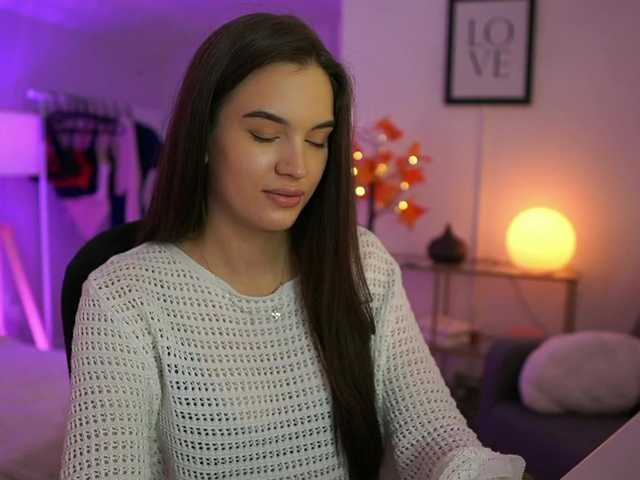 GlowingKatee